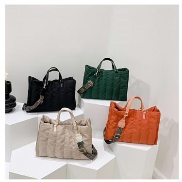 【AE100】Simple Quilted Shoulder Bag by Brand X, Large Capacity Handbag for Work & Shopping, Casual Tote Bag
